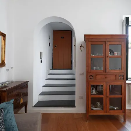 Casa Flo Con Terrazza E Ascensore Salerno Exterior foto