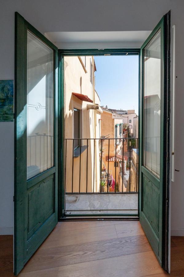 Apartment Casa Flo Con Terrazza E Ascensore Salerno